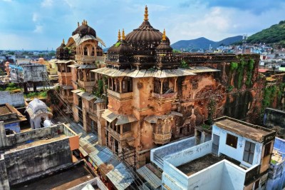 रियासकालीन छज्जों को संरक्षित कर संवारे, तोड़े नहीं