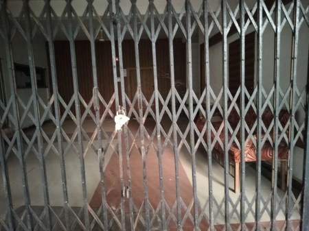 25 साल पुराने मामले में कलकता हाईकोर्ट के आदेश पर कार्यालय सील करने की हुई है कार्रवाई