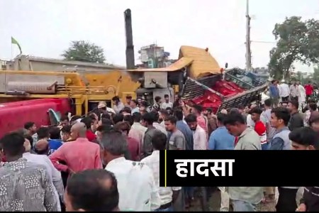 pithampur crane collapse