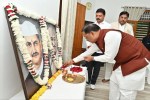 मुख्यमंत्री साय ने राष्ट्रपिता महात्मा गांधी और पूर्व प्रधानमंत्री लाल बहादुर शास्त्री को उनकी जयंती पर किया नमन