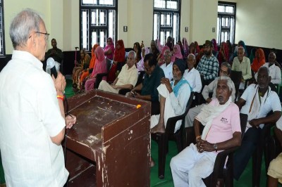 समारोह में उल्लेखनीय कार्य करने वालों को नवाजा