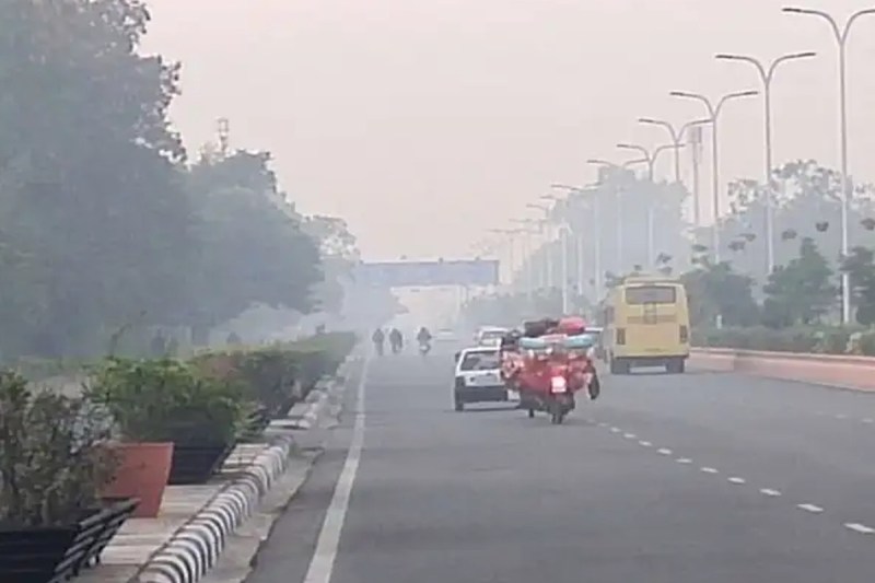 CG Weather Update: ठंड की शुरुआत के बावजूद नहीं थम रही गर्मी, तापमान में लगातार उतार-चढ़ाव(photo-patrika)