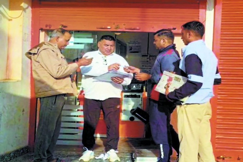 एटीएम तोडऩे का प्रयास, अलार्म बजने से बचे सवा पांच लाख रुपए