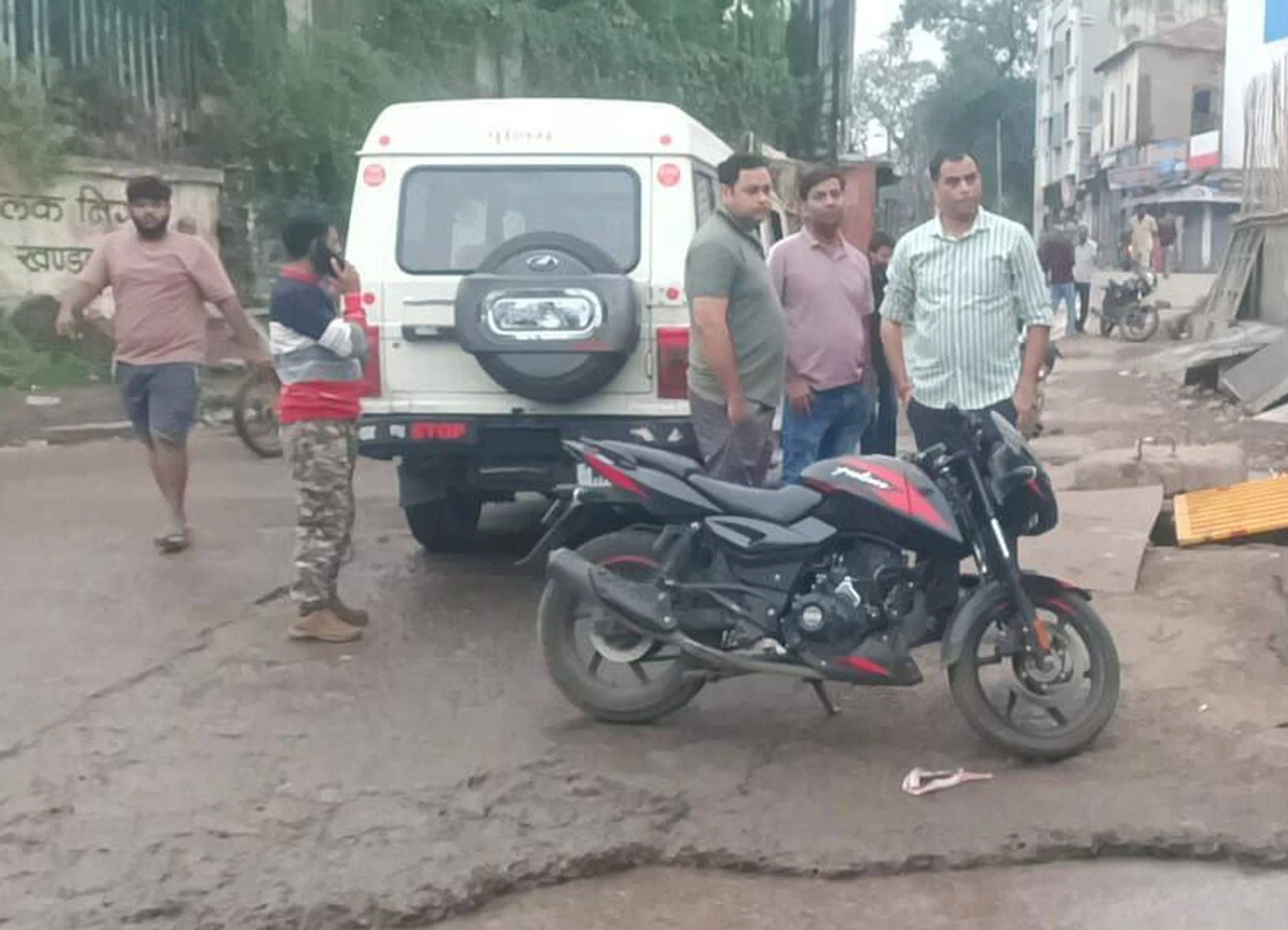 चाय की गुमटी चलाने वाले युवक की चाकू मारकर हत्या