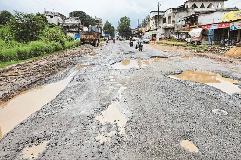 सड़क को लेकर उबाल (photo source- Patrika)