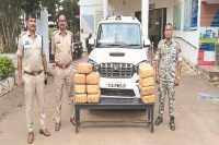 पुलिस की स्कॉर्पियो से गांजा बरामद (photo source- Patrika)