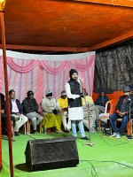 कवि सम्मेलन में रात 3.30 बजे तक डटे रहे श्रोता