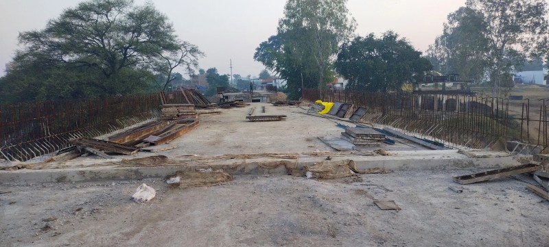 रामपायली और बिठली के बीच बन रहे 275 मीटर लंबे पुल निर्माण का मामला