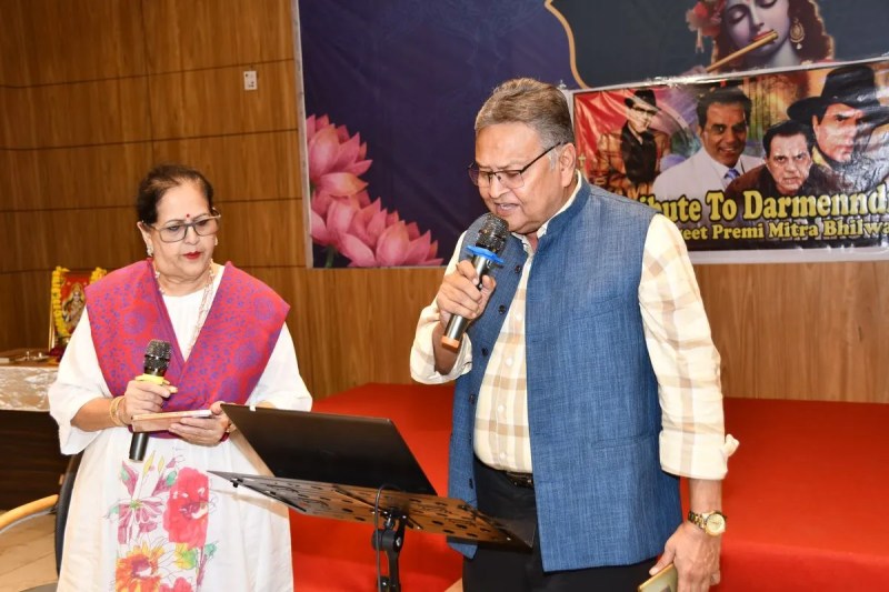 Music lovers pay musical tribute to 'He-Man' Dharmendra