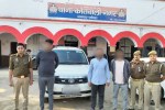 पकड़े गए आरोपियों के साथ पुलिस टीम फोटो सोर्स विभाग