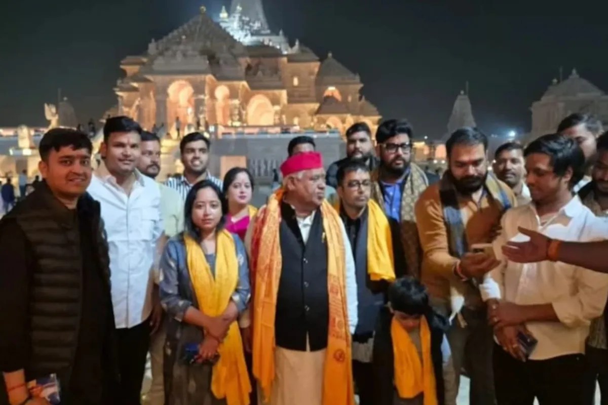 सपा सांसद अवधेश प्रसाद फोटो सोर्स Social Media/X