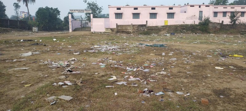 मेला परिसर में कचरे और गंदगी का लगा अंबार