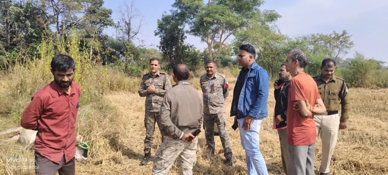 वन विभाग ने बनाया प्रकरण, पंचायत करवा रही मुनादी