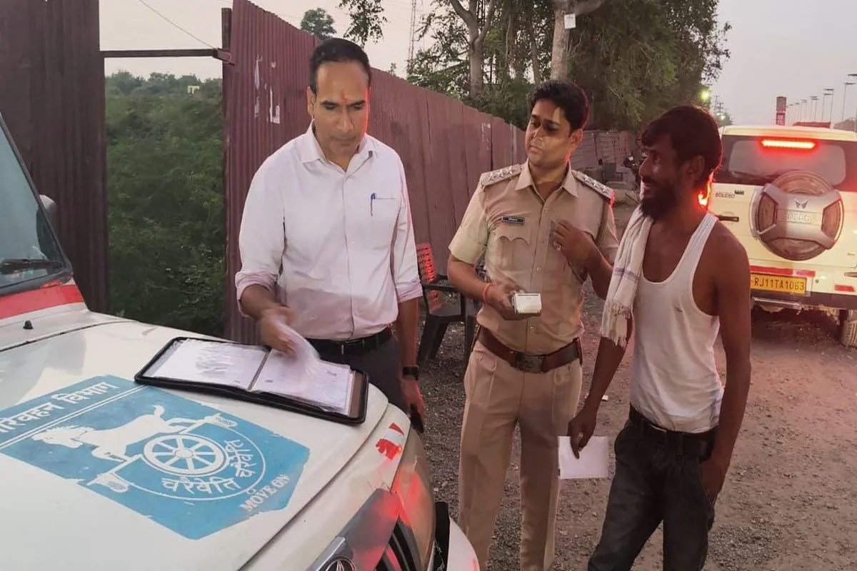 हाइवे पर जांच में जुटी4 टीमें, तेज रफ्तार पर कस रहे लगाम Four teams are investigating the highway, cracking down on speeding.