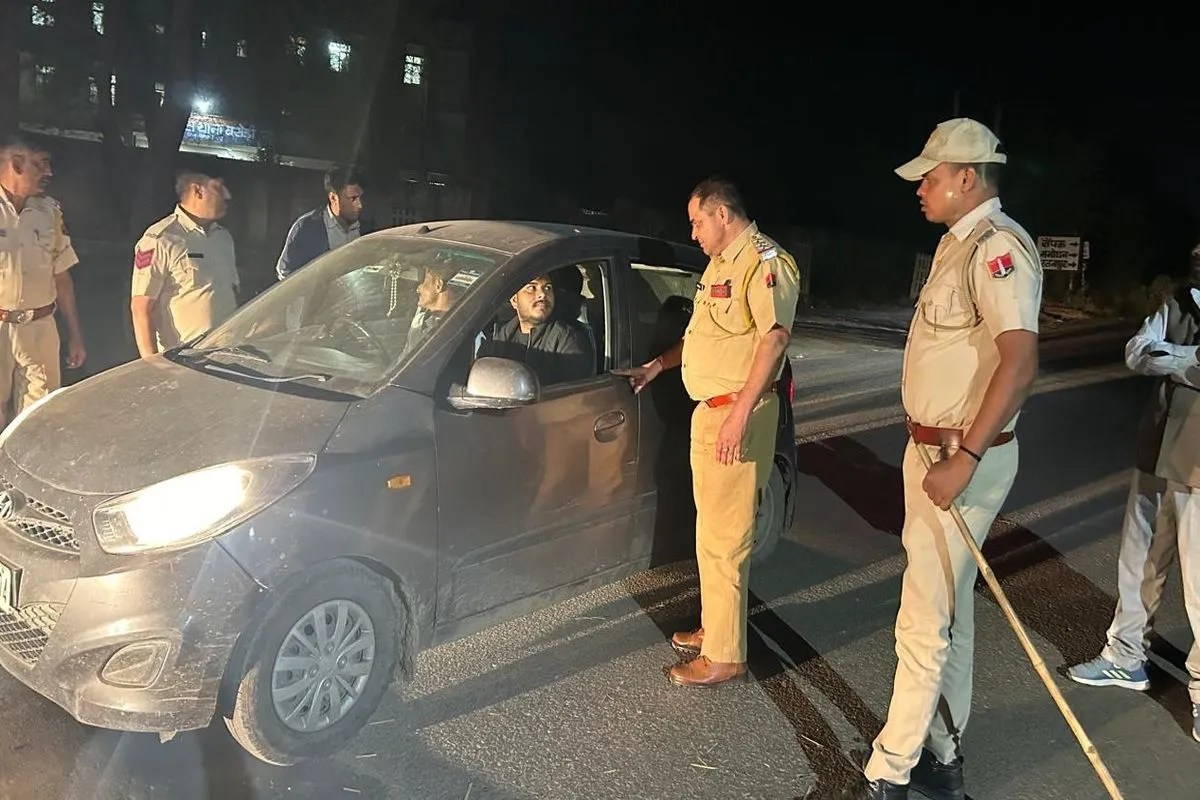 सडक़ सुरक्षा अभियान: पुलिस ने 3 हजार से वाहन चालकों के काटे चालान Road safety campaign: Police issued challans to over 3,000 drivers