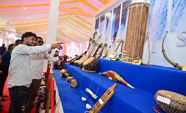 छत्तीसगढ़ की 25 वर्षों की विकास यात्रा,  बड़ी संख्या में देखने पहुंच रहे लोग, देखें तस्वीरें 
