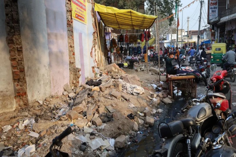 विकास के नाम पर उधेड़ा शहर...पर काम कही आए ना नजर The city was destroyed in the name of development...but no work was visible anywhere