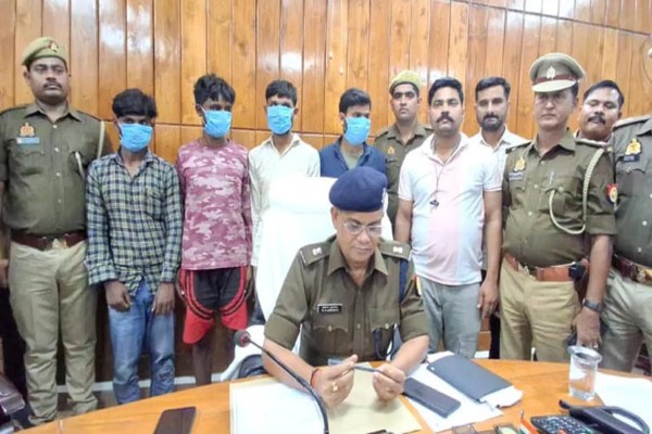 Car Loot Case (फोटो सोर्स : Whatsapp Group)