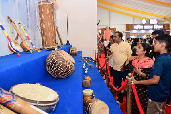 छत्तीसगढ़ की 25 वर्षों की विकास यात्रा,  बड़ी संख्या में देखने पहुंच रहे लोग, देखें तस्वीरें 
