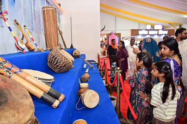 छत्तीसगढ़ की 25 वर्षों की विकास यात्रा,  बड़ी संख्या में देखने पहुंच रहे लोग, देखें तस्वीरें 
