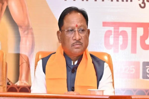 मुख्यमंत्री विष्णु देव साय ने सपरिवार की पूजा-अर्चना
