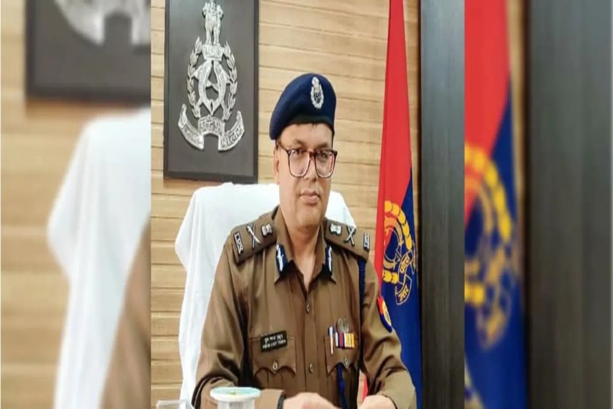 कौन हैं IPS डीके ठाकुर जो सख्त अनुशासन और बेधड़क कार्यशैली के लिए मशहूर; सरकार ने सौंपी बड़ी जिम्मेदारी