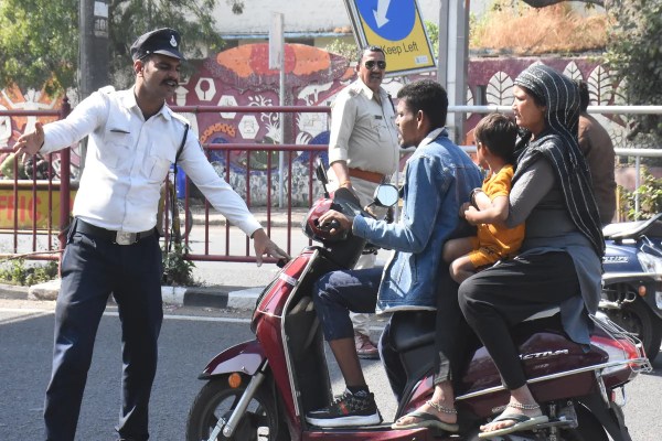 Traffice police Chaiking