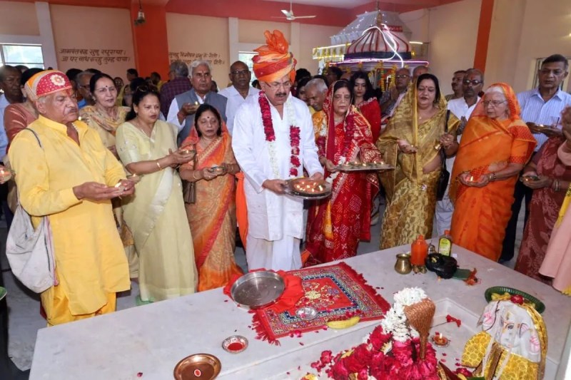 परशुराम वाटिका में वैदिक मंत्रोच्चार के साथ मूर्तियों की प्राण प्रतिष्ठा हुई