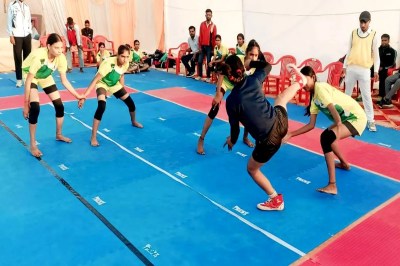 कबड्डी प्रतियोगिता बालिकाओं ने दिखाया दमखम