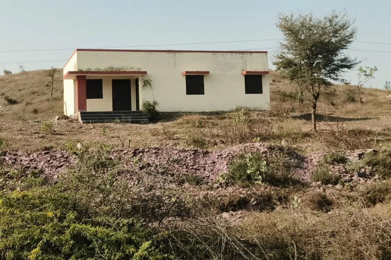 दो वर्ष में भी नहीं मिले बसोली रेंज कार्यालय को कर्मचारी