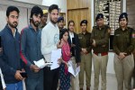 पुलिस ने 70 जनों को गुम हुए मोबाइल लौटाए, चेहरे खिले
