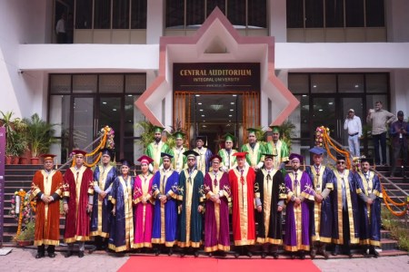Integral University Celebrates 17th Convocation (फोटो सोर्स : Whatsapp Group)