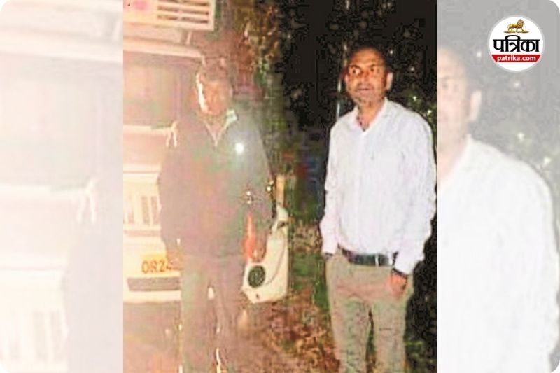 सवा लाख का धान पकड़ाया (photo source- Patrika)