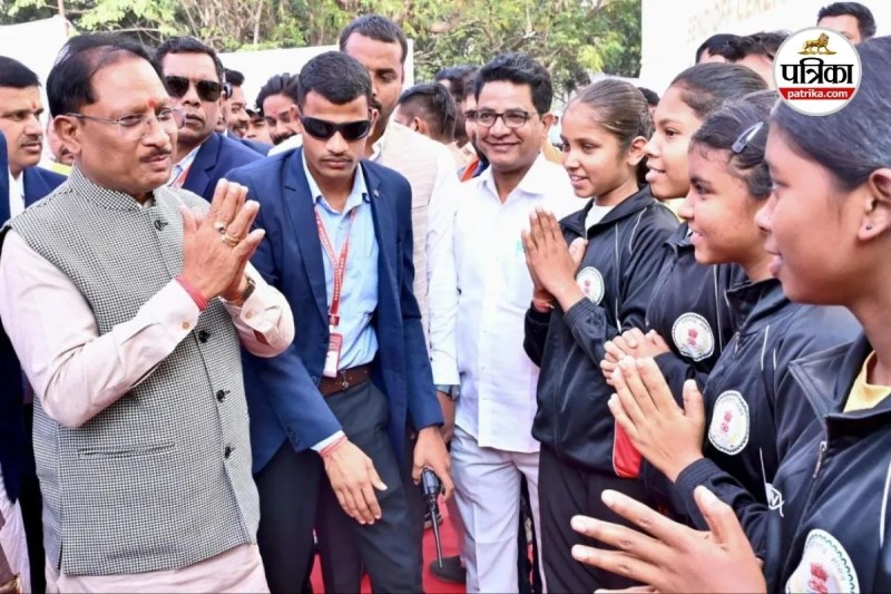 CM साय ने यूनिटी मार्च को दी हरी झंडी (photo source- Patrika)