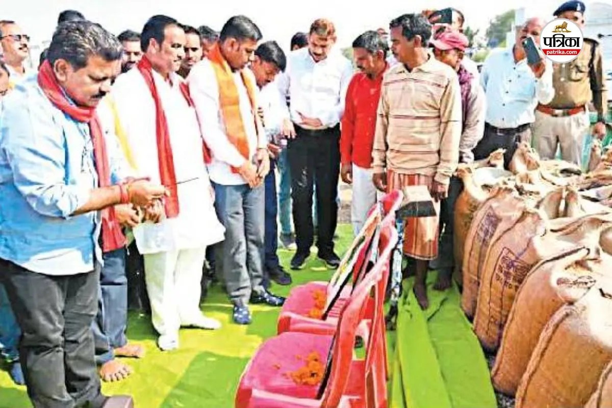 आधी-अधूरी तैयारियों के बीच शुरू हुई धान खरीदी! पहले दिन 188 केंद्रों में किसानों ने बेचा 18,639 क्विंटल धान…