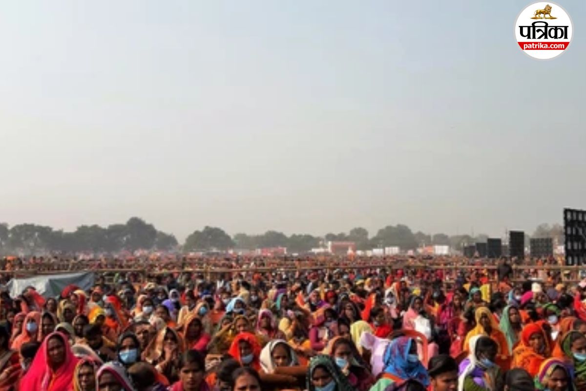 ग्रामीण नहीं पहुंचे तो लोकसुनवाई रद्द (फोटो सोर्स- Shutterstock)