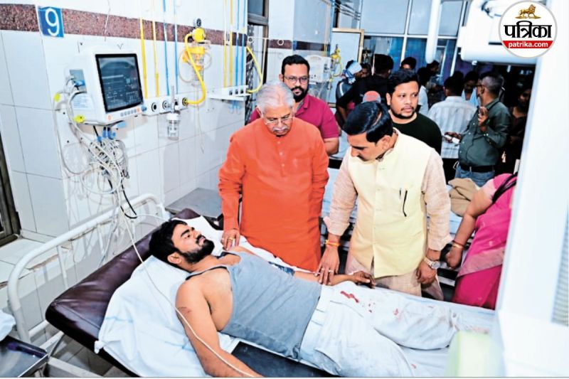 अस्पतालों में पहुंचे सांसद व विधायक (फोटो सोर्स- पत्रिका)