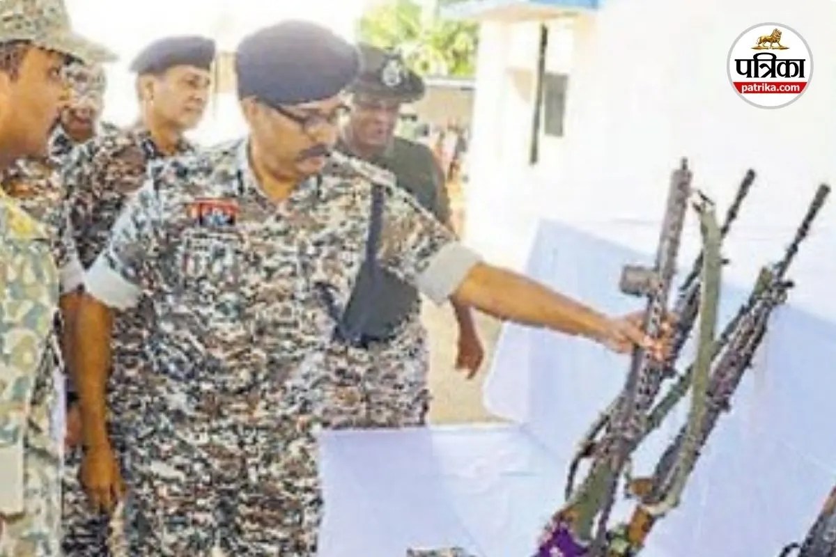 ऑटोमैटिक हथियार बरामद (photo source- Patrika)