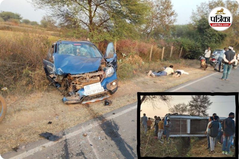 बीच सड़क में पलटी बस (photo source- Patrika)