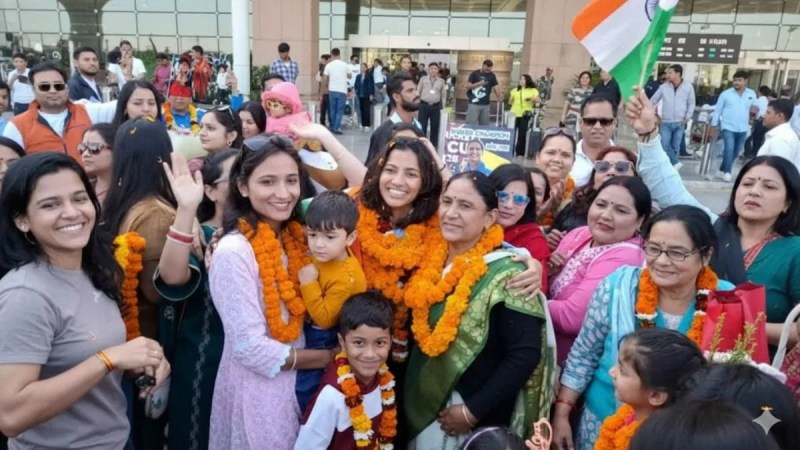 Cricketer Sneh Rana was given a grand welcome on her arrival in Dehradun on Saturday