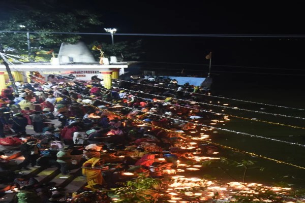 Kartik Poornima Deepdan 