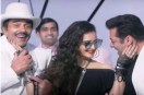 Dharmendra And Rekha Dance