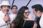 Dharmendra And Rekha Dance