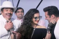 Dharmendra And Rekha Dance