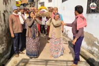 Rajasthan Dungarpur Breaking traditional stereotypes daughters set an example mother bier shouldering and lighting funeral pyre