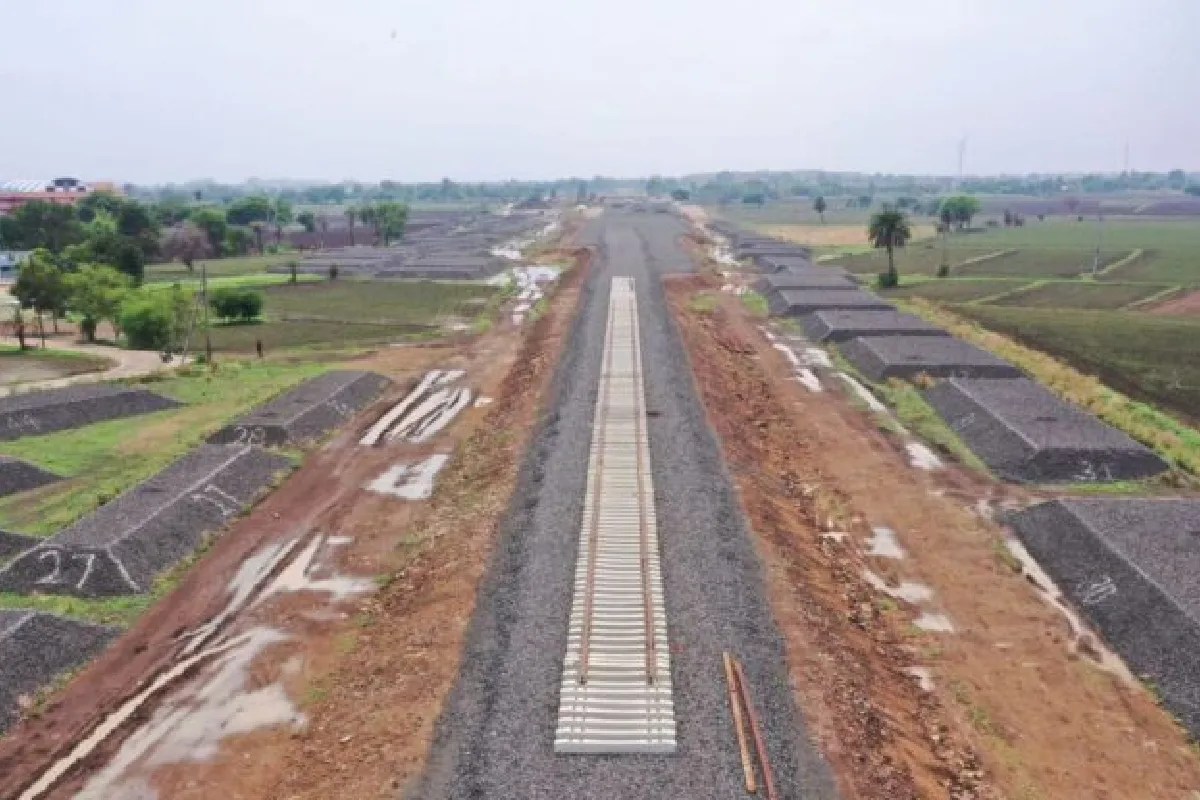 dahod-indore railway project jhabua farmers land acquisition mp news