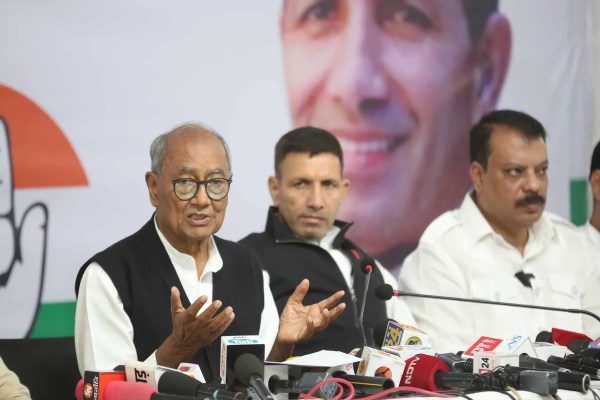 Formar Chif Minister Press Adrress 