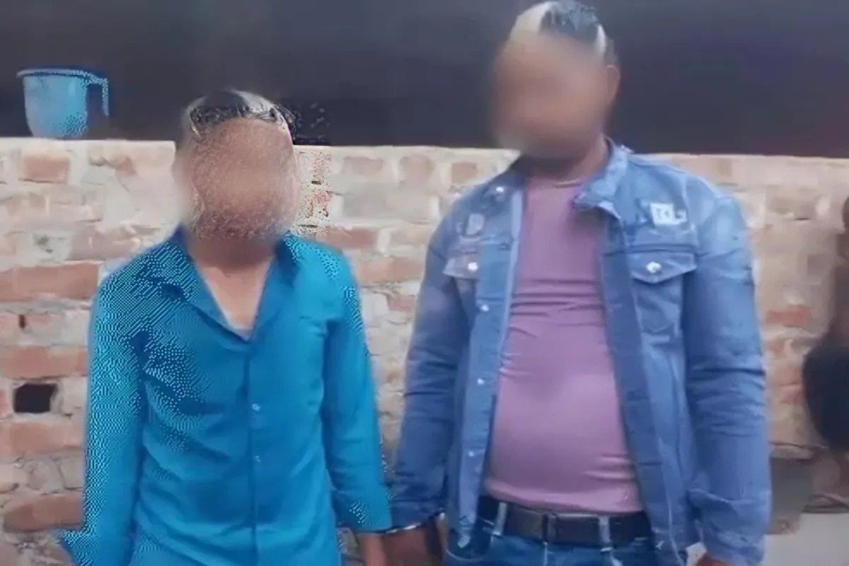 लड़की से छेड़छाड़ का आरोप; युवकों की पिटाई, सिर मुंडवाया, पूरे गांव में जुलूस-पंचायतनुमा सजा पर पुलिस सख्त   (फोटो सोर्स :  Police Whatsapp  News Group )