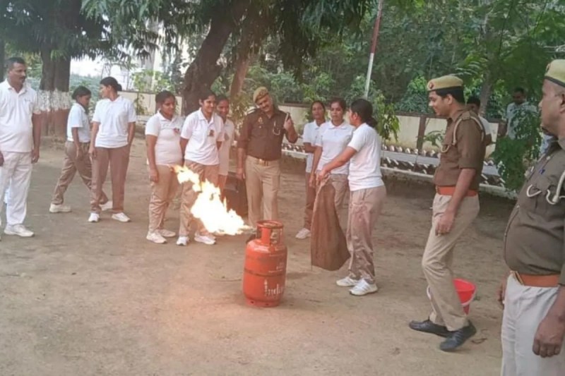 Up news, fire arms, up police