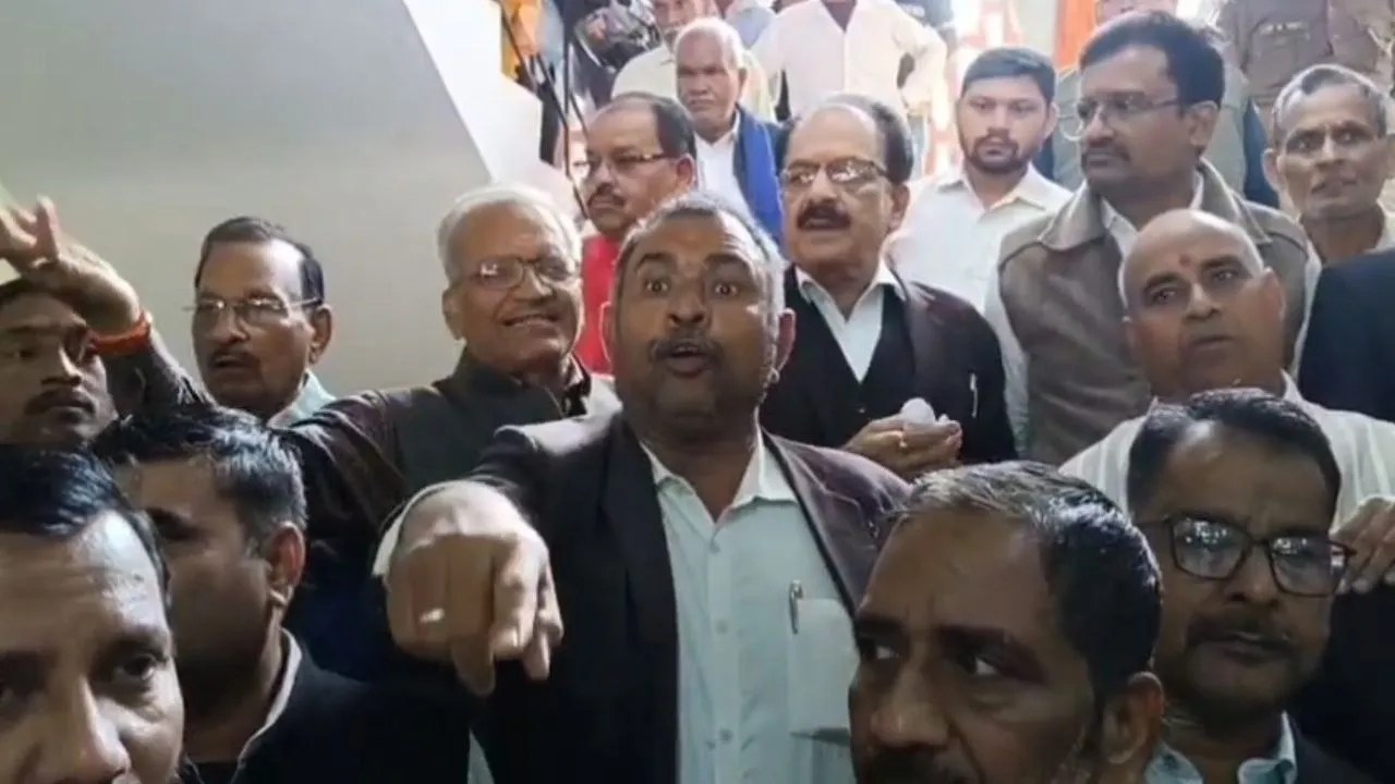 आंदोलन अधिवक्ता (फोटो सोर्स- पत्रिका)